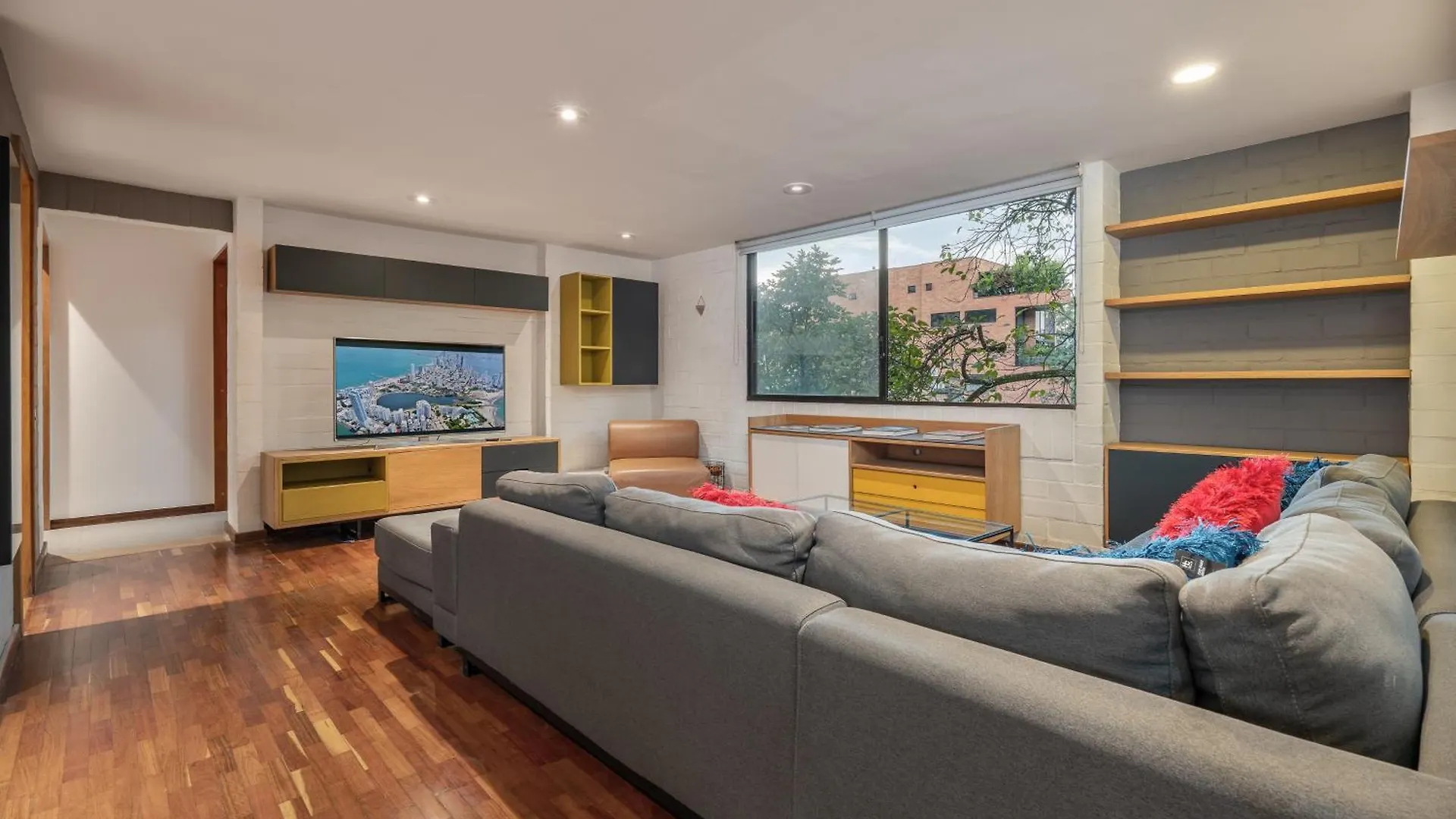 Beautiful 2 Bedroom Luxury Condo In Provenza Medellín